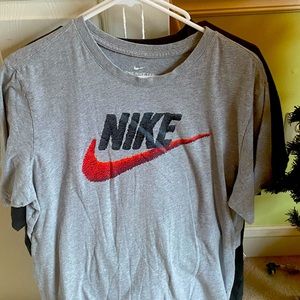 Nike men’s large gray tshirt